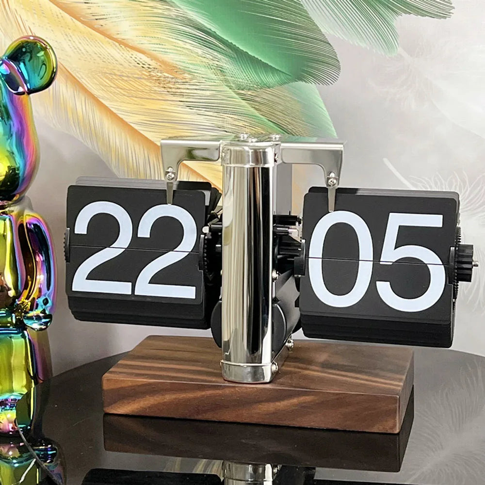 Automatic Page-Turning Flip Clock